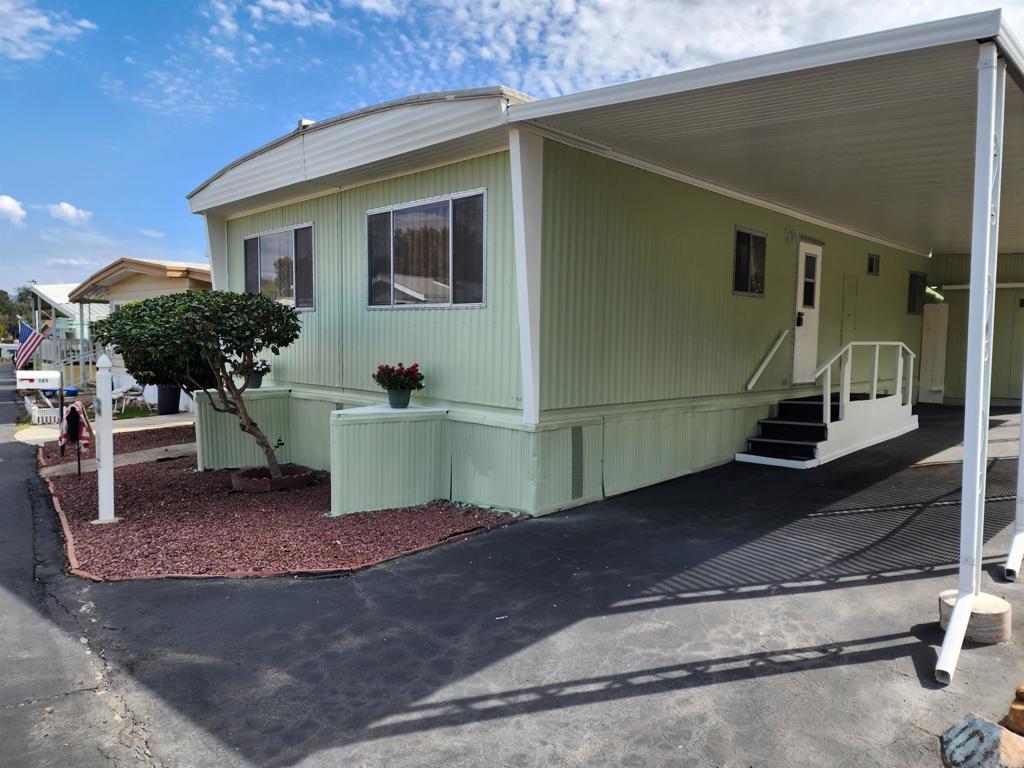 28890 Lilac Road Valley Center, CA 92082 - Photo 3 of 33