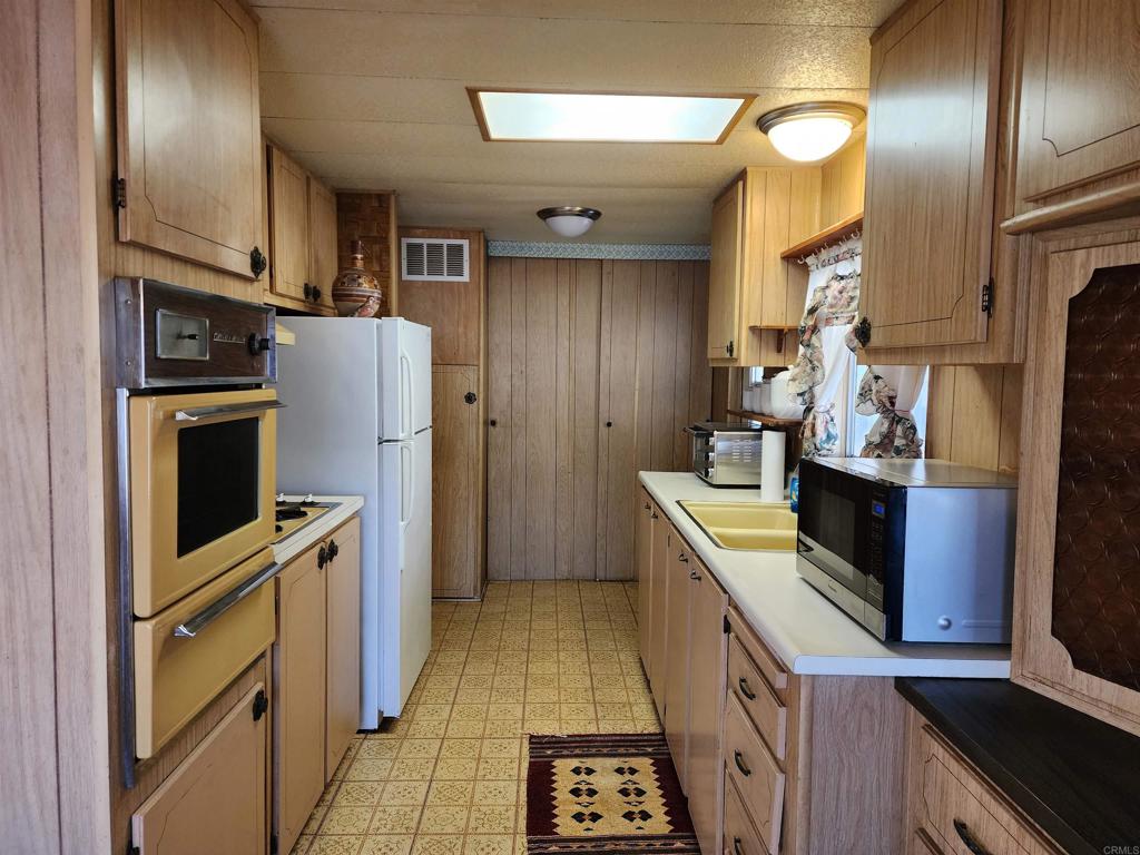 28890 Lilac Road Valley Center, CA 92082 - Photo 4 of 33