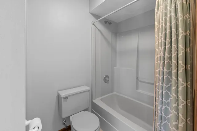 $475,000 | 2110 Hollow Circle, West Bend, WI 53090