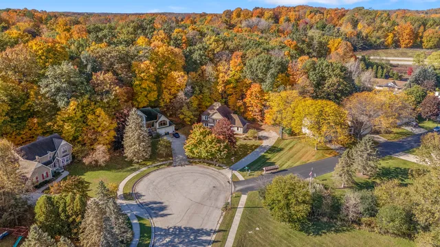 $475,000 | 2110 Hollow Circle, West Bend, WI 53090