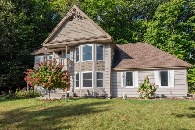 $475,000 | 2110 Hollow Circle, West Bend, WI 53090