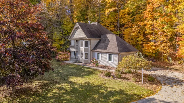 $475,000 | 2110 Hollow Circle, West Bend, WI 53090