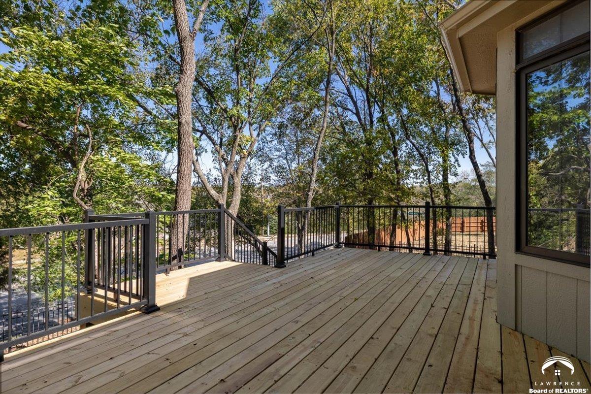 5710 Goff Court Lawrence, KS 66047 - Photo 13 of 34