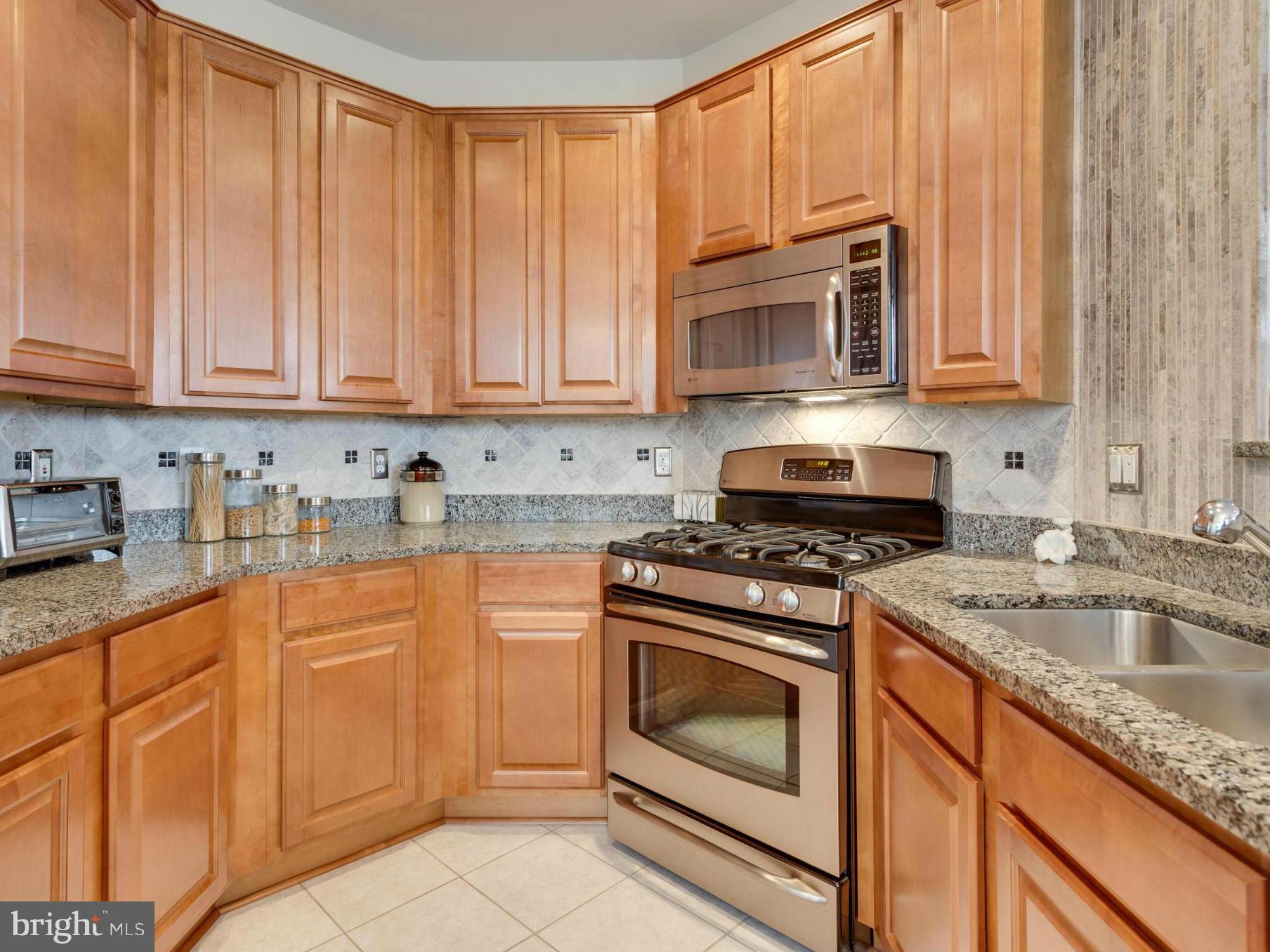12000 Market Street, Unit 259 Reston, VA 20190 - Photo 9 of 30 Kitchen