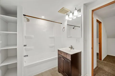 $279,900 | 3684 South 33rd Street, Greenfield, WI 53221