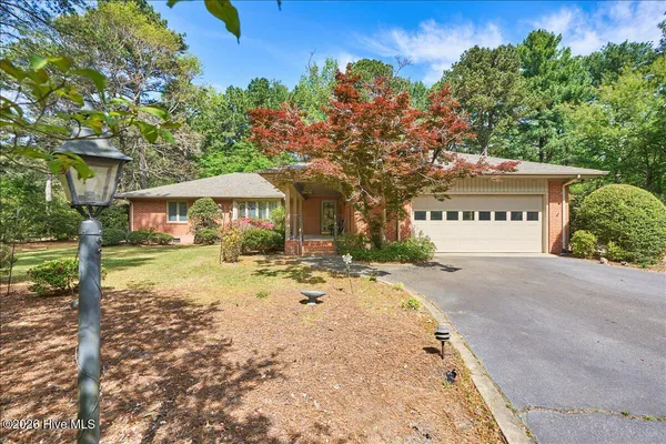 $450,000 | 32 Bogie Drive, Whispering Pines, NC 28327