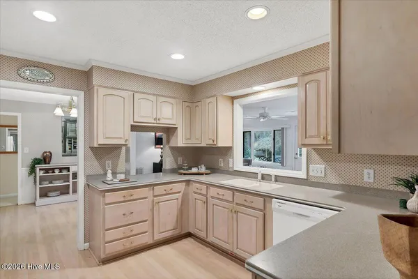 $470,000 | 32 Bogie Drive, Whispering Pines, NC 28327