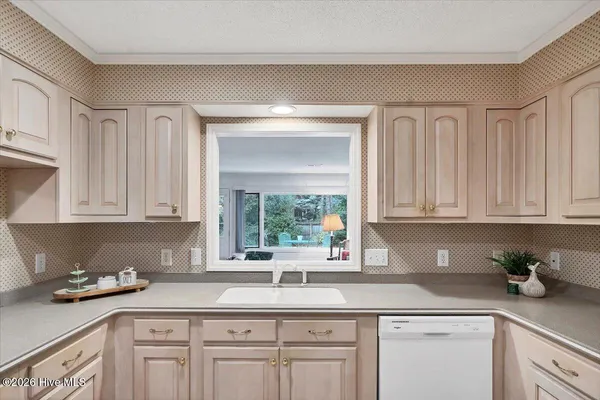 $470,000 | 32 Bogie Drive, Whispering Pines, NC 28327