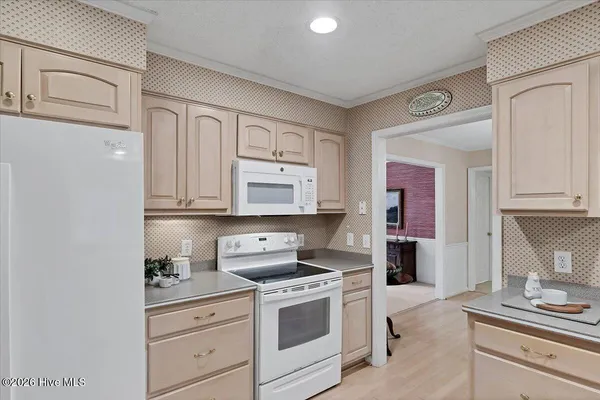 $470,000 | 32 Bogie Drive, Whispering Pines, NC 28327