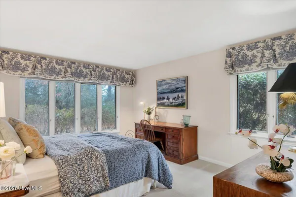 $470,000 | 32 Bogie Drive, Whispering Pines, NC 28327