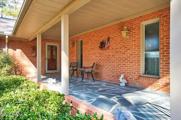 $470,000 | 32 Bogie Drive, Whispering Pines, NC 28327