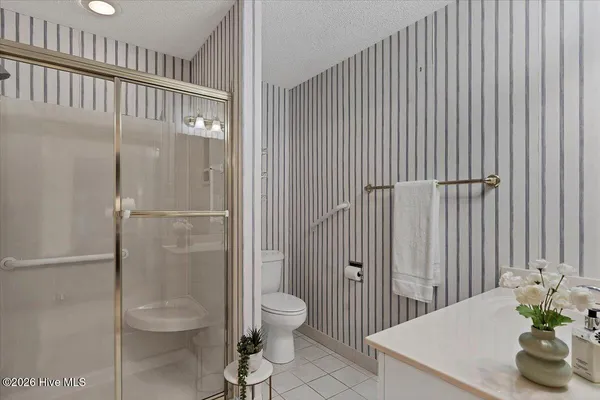 $470,000 | 32 Bogie Drive, Whispering Pines, NC 28327