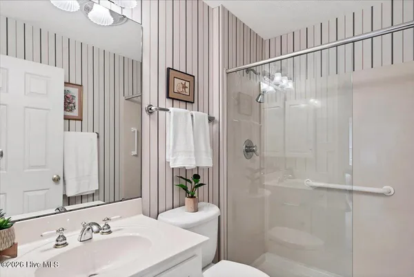 $470,000 | 32 Bogie Drive, Whispering Pines, NC 28327