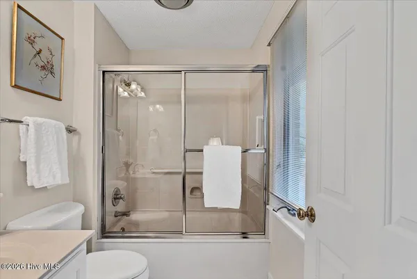$470,000 | 32 Bogie Drive, Whispering Pines, NC 28327