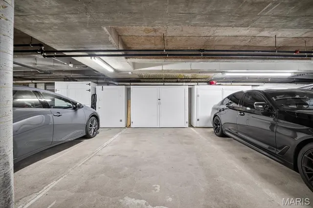 $2,700 | 500 North And South Road, Unit 103, University City, MO 63130