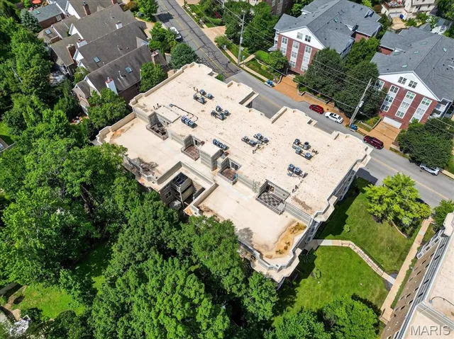 $2,700 | 500 North And South Road, Unit 103, University City, MO 63130