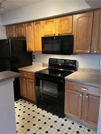 $1,700 | 63 Leafwood Lane, Unit 258, Groton, CT 06340