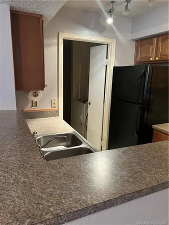$1,700 | 63 Leafwood Lane, Unit 258, Groton, CT 06340