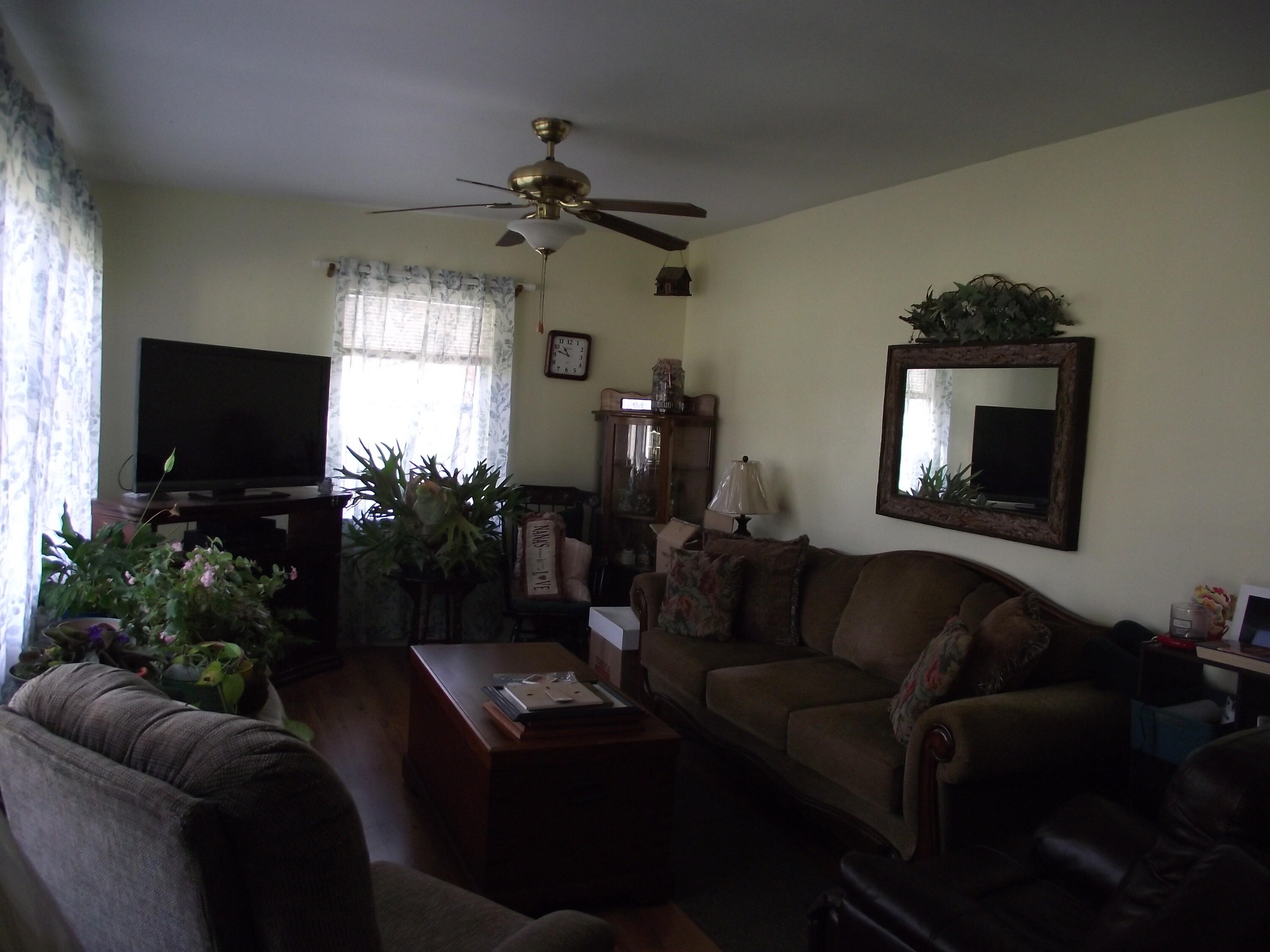 818 Pryor Cove Road Jasper, TN 37347 - Photo 2 of 19 Living room