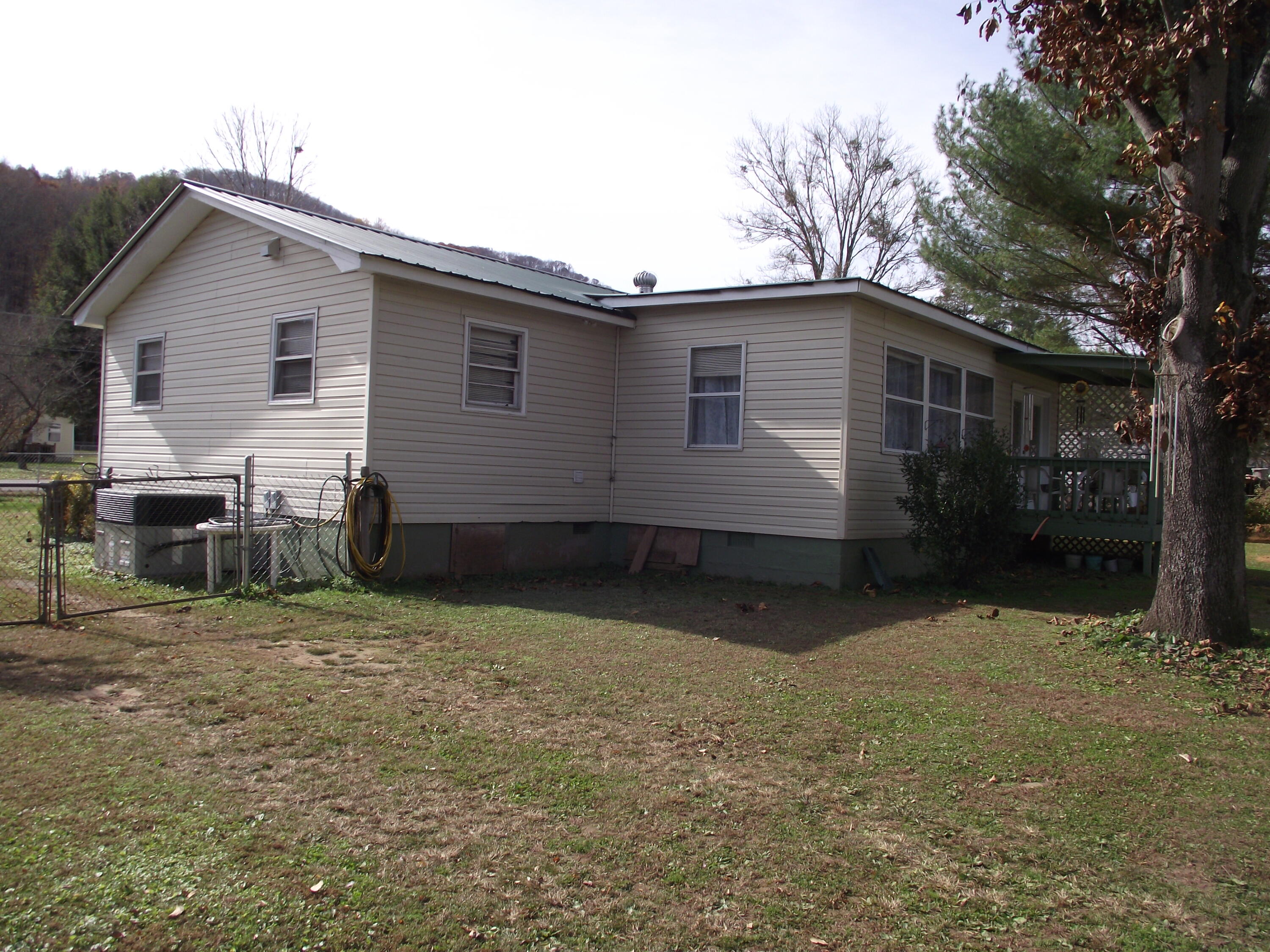 818 Pryor Cove Road Jasper, TN 37347 - Photo 17 of 19 Side view