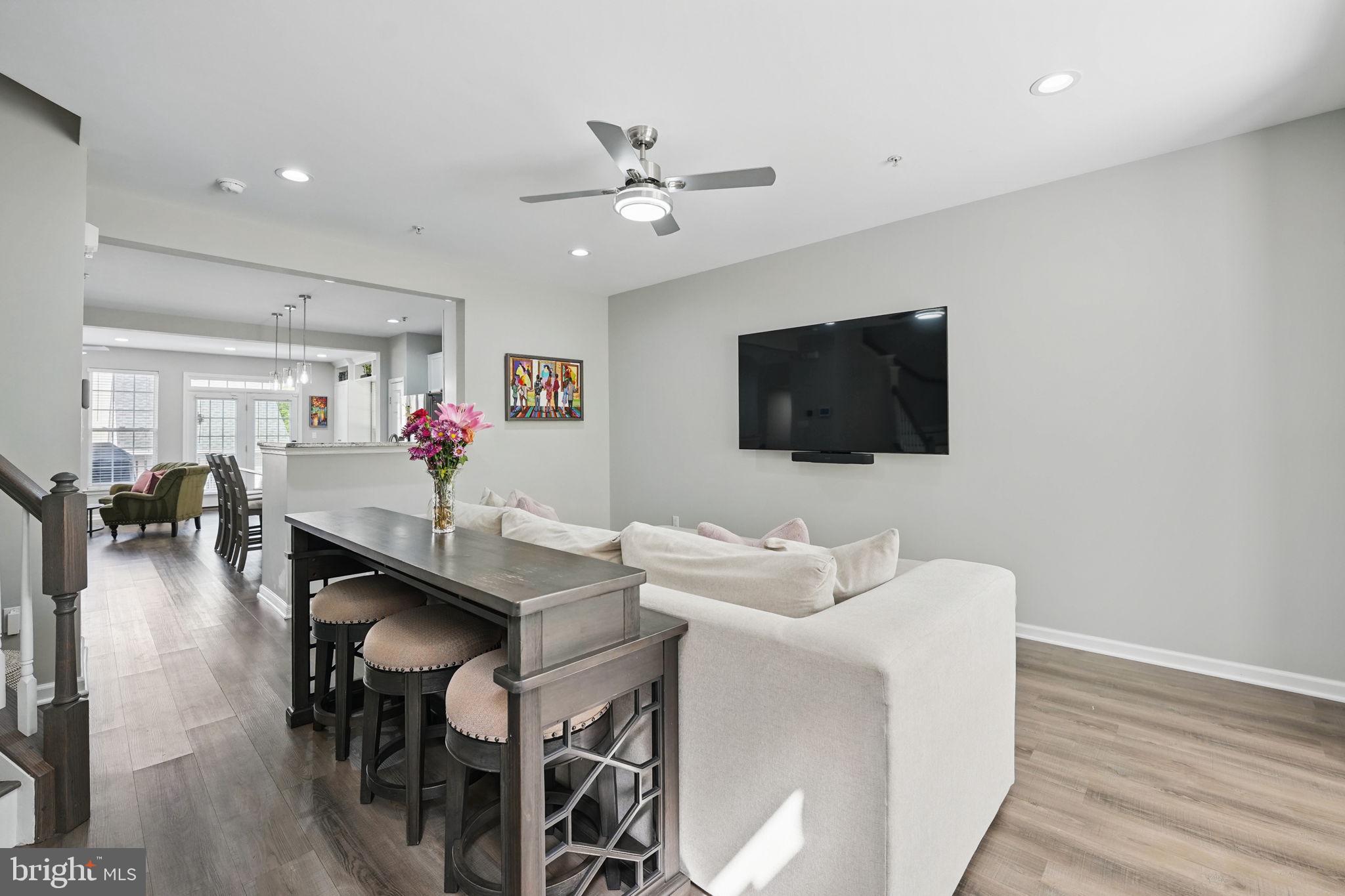 13912 Lullaby Road Germantown, MD 20874 - Photo 5 of 41 Gallery Image 5