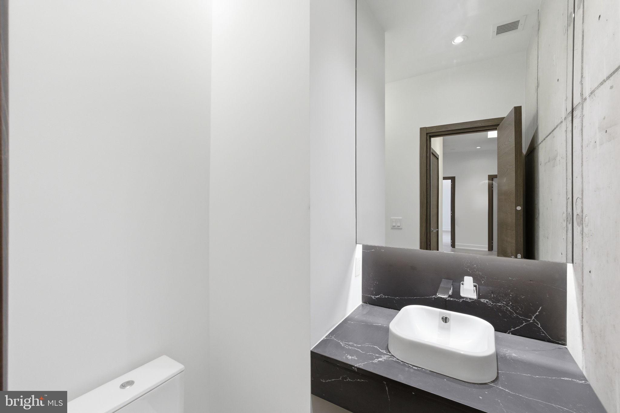 2108-10 Walnut Street, Unit 301 Philadelphia, PA 19103 - Photo 14 of 34