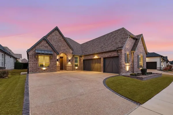 $864,900 | 4719 Cherry Bark Trail, Arlington, TX 76005
