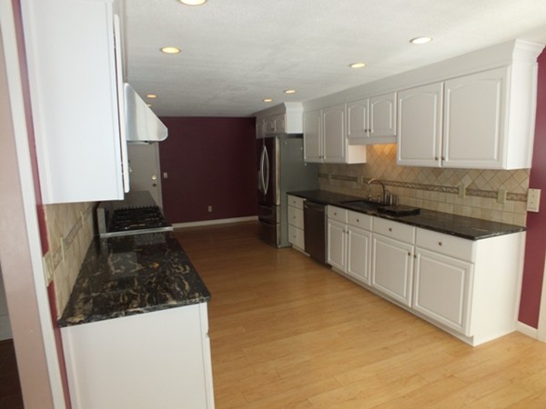 331 Wolf Swamp Road Longmeadow, MA 01106 - Photo 8 of 30