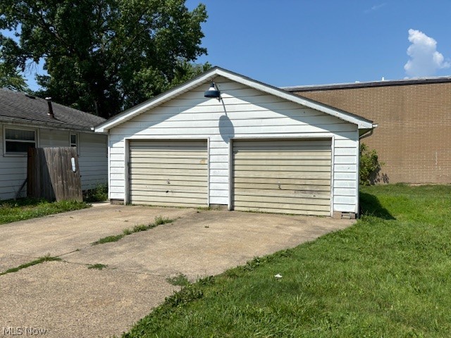 731 East Waterloo Road Akron, OH 44306 - Photo 3 of 16