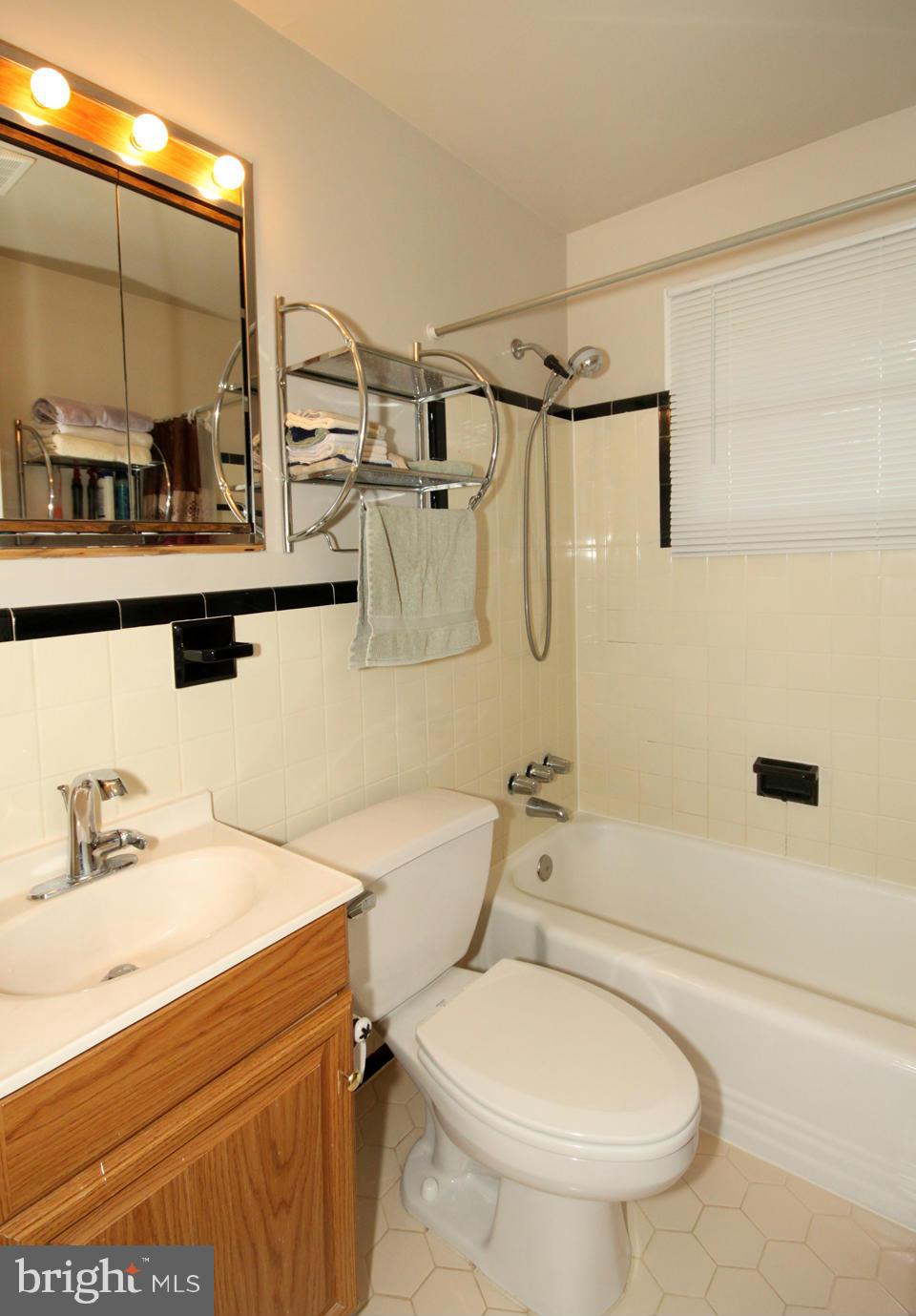 5210 Dalton Road Springfield, VA 22151 - Photo 13 of 21 Bath