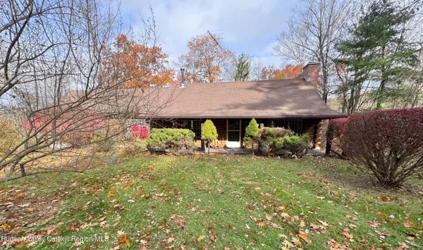 $525,000 | 284 Hall Hill Road, Ancram, NY 12502