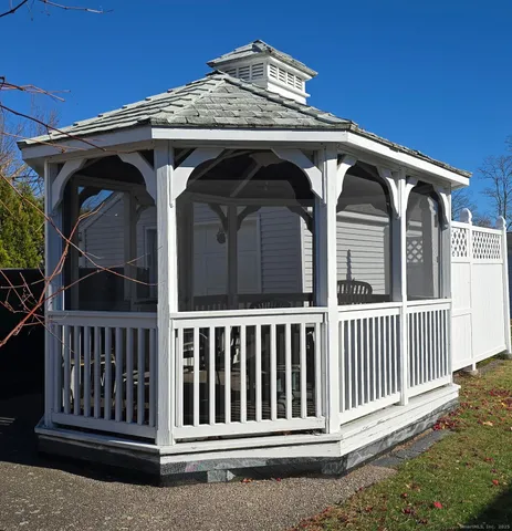 $350,000 | 14 Hyde Street, Stonington, CT 06379