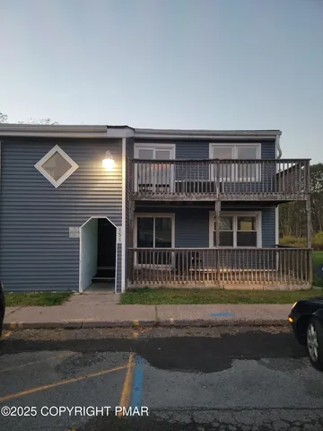 $1,800 | 151 Snowshoe Court, Unit 204, Mount Pocono, PA 18344