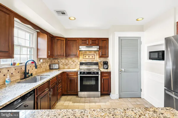 $550,000 | 36 Kensington Drive, Eastampton, NJ 08060