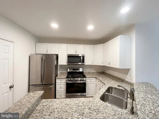 $460,000 | 12632 Fair Crest Court, Unit 135, Fairfax, VA 22033