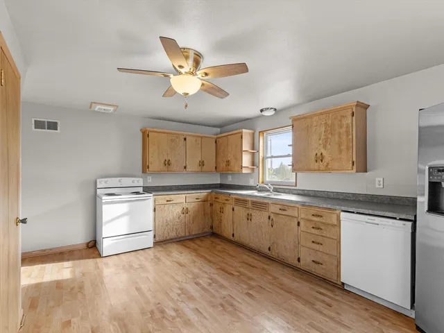 $244,900 | 1101 Nagle Avenue, Unit 1103, Manitowoc, WI 54220