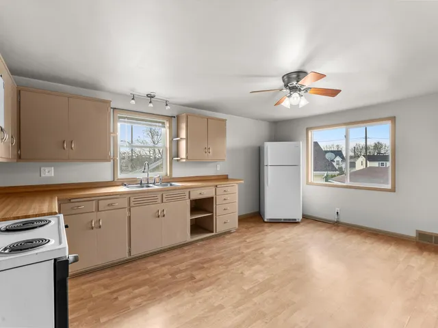 $244,900 | 1101 Nagle Avenue, Unit 1103, Manitowoc, WI 54220