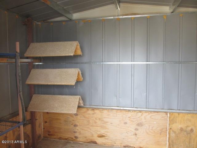 9660 North Ranchette Way Maricopa, AZ 85139 - Photo 31 of 39 023-254317-Inside Tack Room