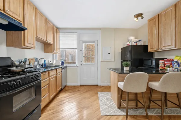 $185,000 | 6457 North California Avenue, Unit 3, Chicago, IL 60645