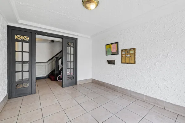 $185,000 | 6457 North California Avenue, Unit 3, Chicago, IL 60645