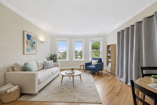 $185,000 | 6457 North California Avenue, Unit 3, Chicago, IL 60645