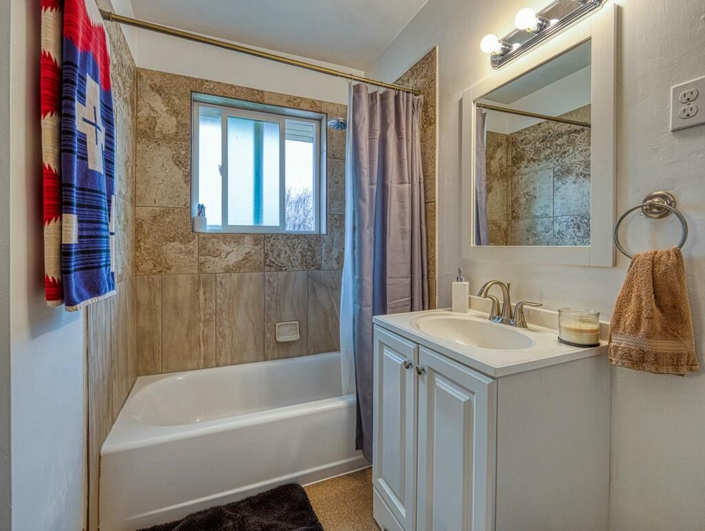 425 West 1st Street Merrill, OR 97633 - Photo 11 of 38 Polk St. Bathroom