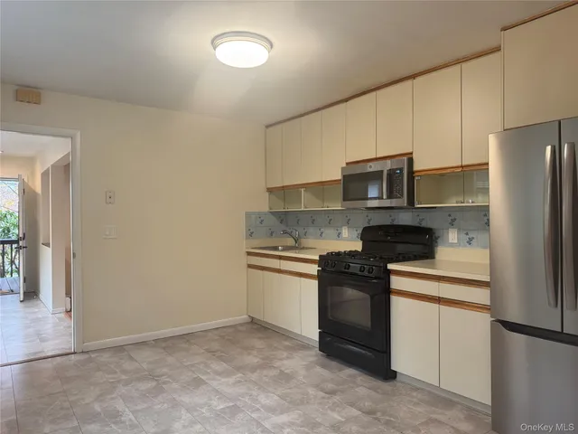 $3,800 | 100 Pocantico Street, Sleepy Hollow, NY 10591