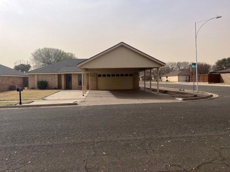 5527 94th Lubbock front view