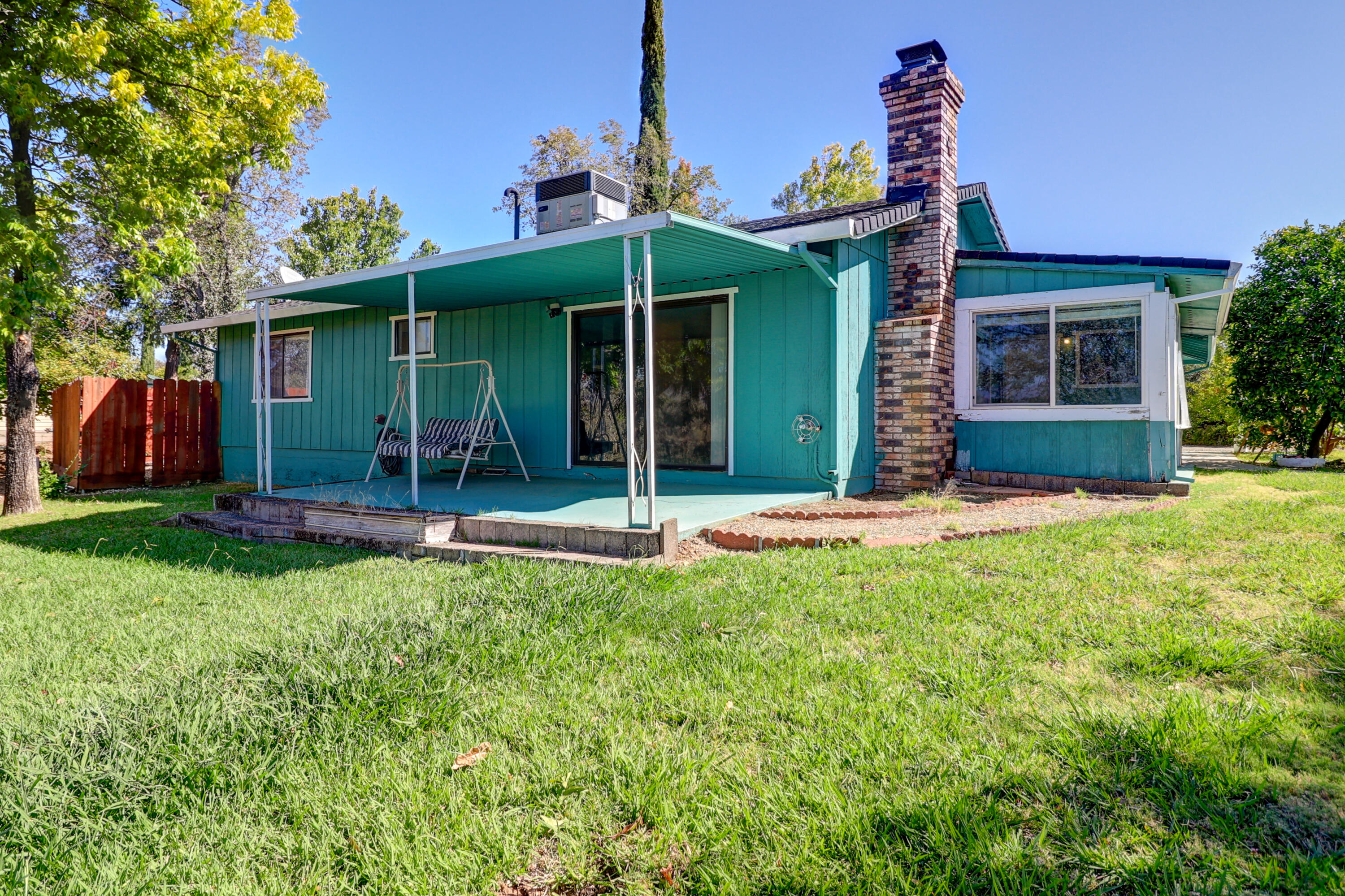 3295 Santa Rosa Way Redding, CA 96003 - Photo 43 of 55 Back covered Patio