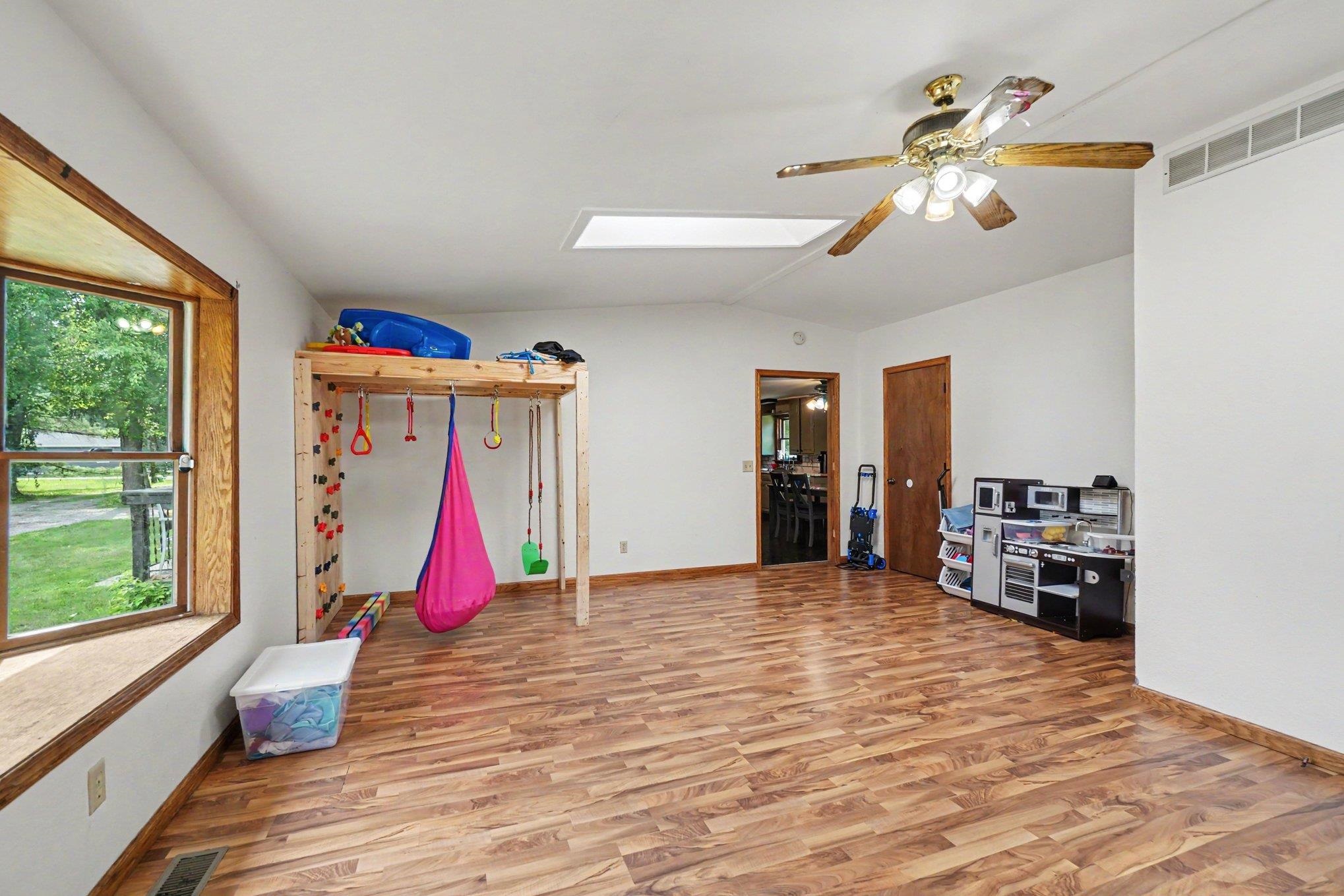 3989 Foster Road Mount Pleasant, MI 48858 - Photo 9 of 25 1948288-97e33b35-f5a3-4a6e-ad4e-7363a8d8c047.JPG