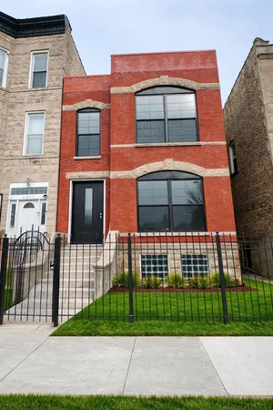 $649,000 | 2852 West Polk Street, Chicago, IL 60612