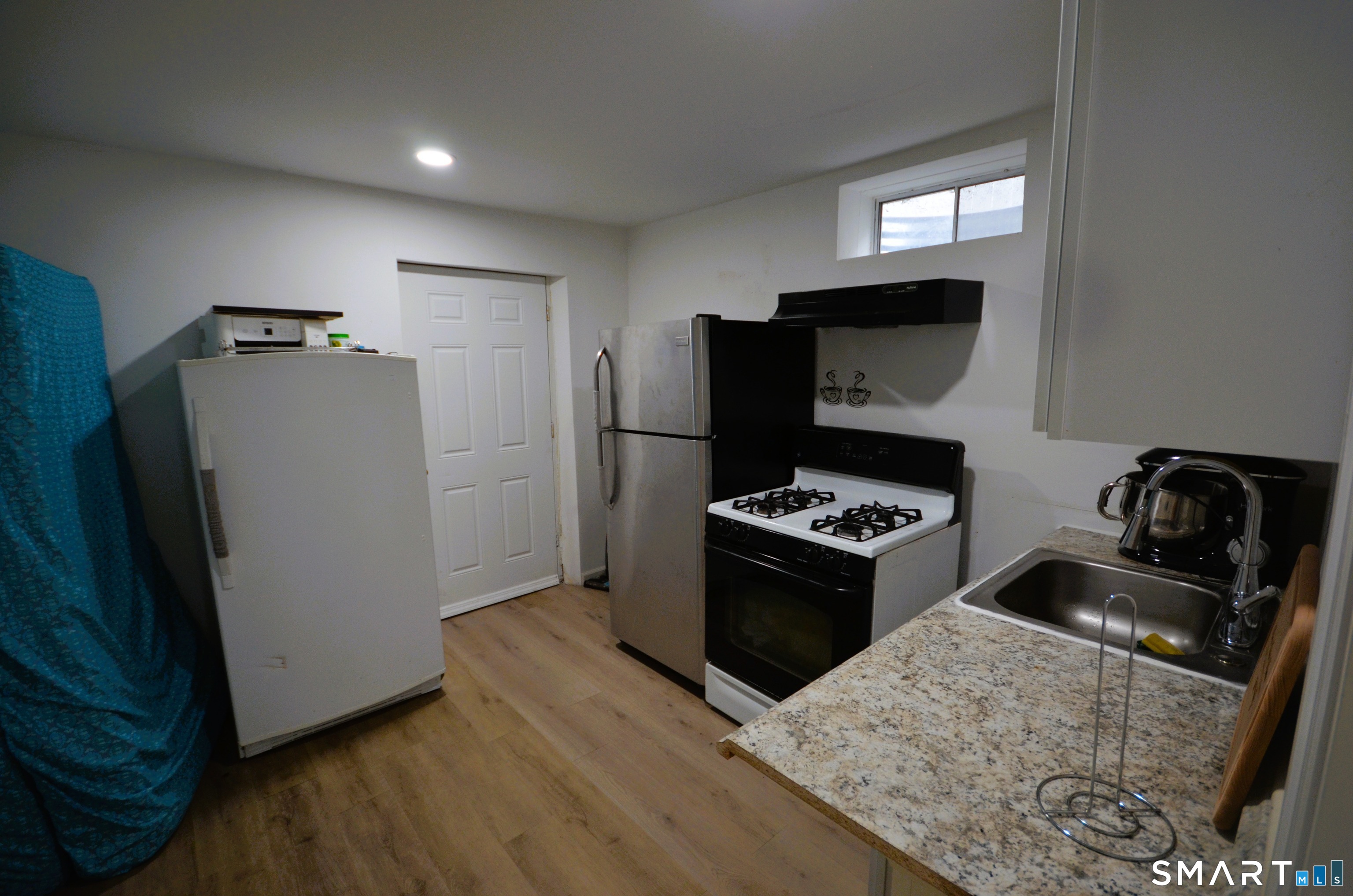 430 Berkeley Road Fairfield, CT 06825 - Photo 24 of 37