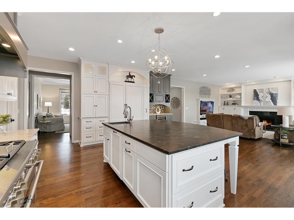 19009 Firethorn Point Eden Prairie, MN 55347 - Photo 5 of 40 Gallery Image 5