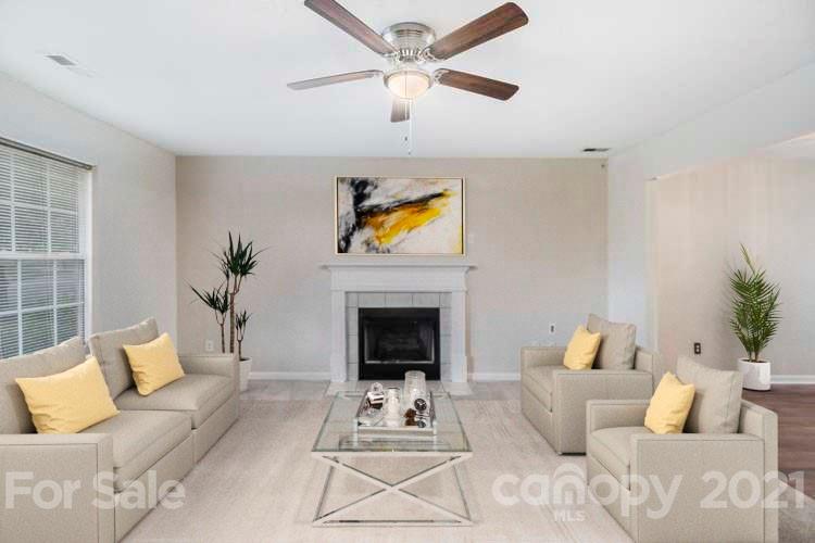 2918 Fairglen Road Charlotte, NC 28269 - Photo 2 of 20 Gallery Image 2